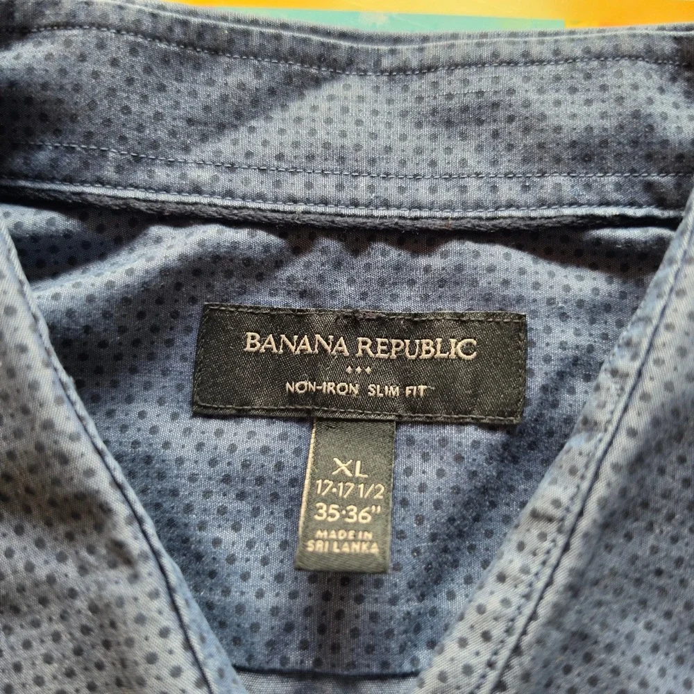 Banana Republic Mens XL Slim Fit Non-Iron Button Down Shirt Blue Micro Dot Print